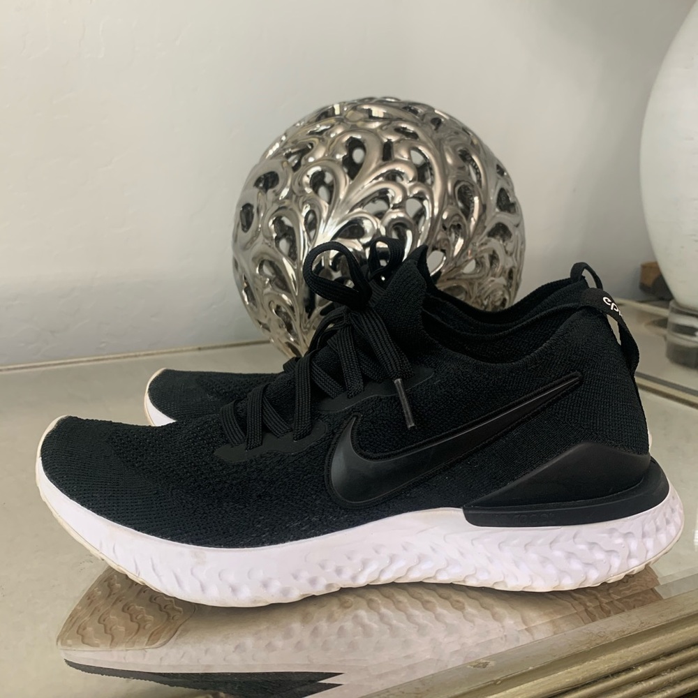 Nike Epic React Flyknit 2